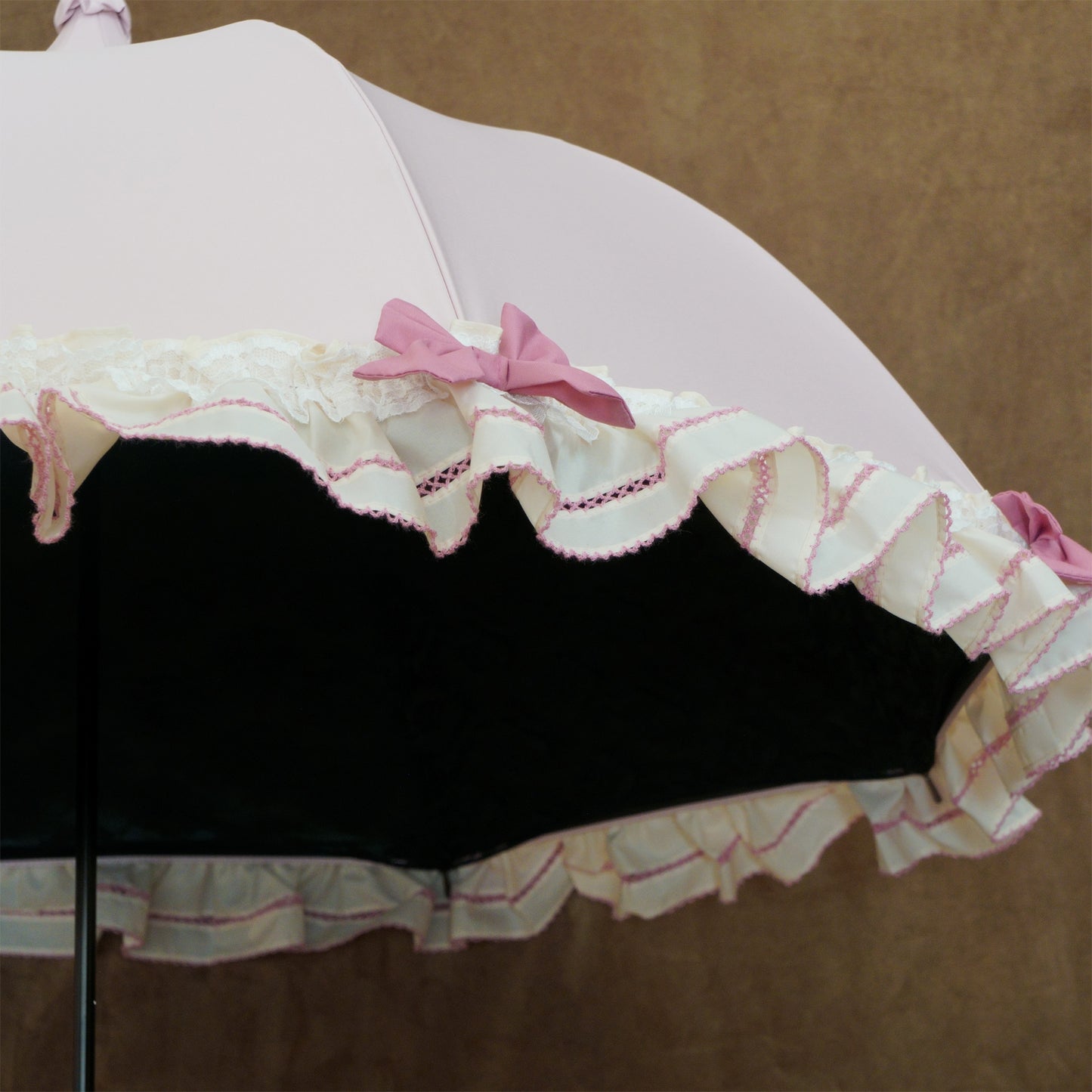 princess-fleurette (プリンセス フルーレット) - パゴダ 1級遮光 晴雨兼用 雨傘 UVカット 長傘 ショート丈 フリル リボン